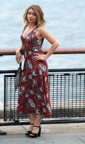 Sarah Hyland Feet Toes And Soles 1297