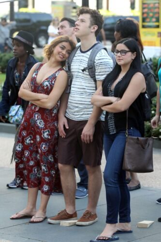 Sarah Hyland Feet Toes And Soles 1300