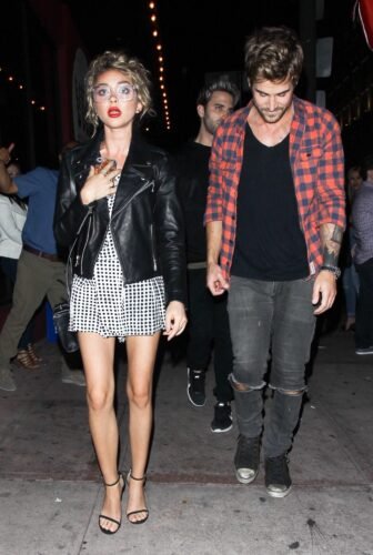 Sarah Hyland Feet Toes And Soles 1414