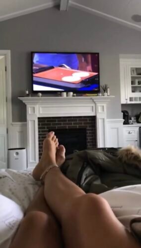 Sarah Hyland Feet Toes And Soles 1545