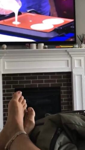 Sarah Hyland Feet Toes And Soles 1546