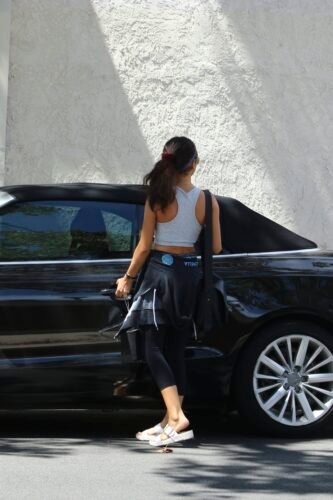 Sarah Hyland Feet Toes And Soles 1576