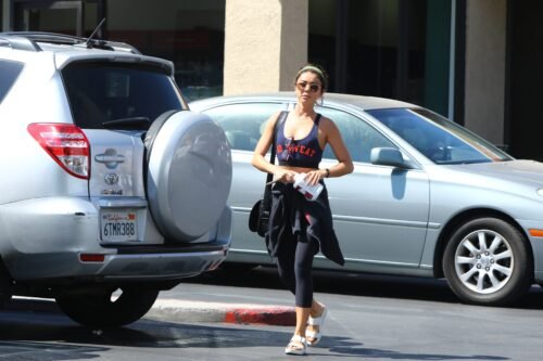 Sarah Hyland Feet Toes And Soles 1578