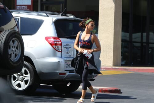 Sarah Hyland Feet Toes And Soles 1579