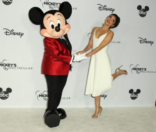 Sarah Hyland Feet Toes And Soles 1653