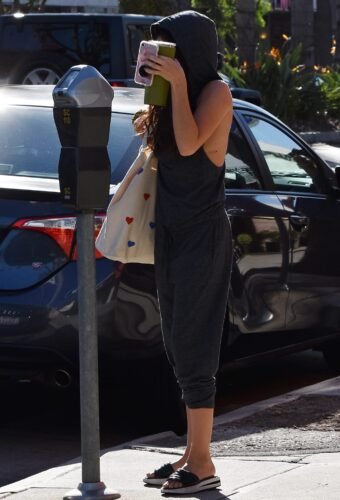 Sarah Hyland Feet Toes And Soles 1671