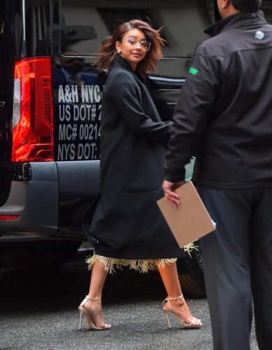 Sarah Hyland Feet Toes And Soles 1750