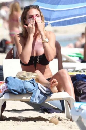 Ilary Blasi Feet Toes And Soles 29