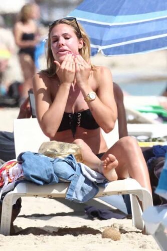 Ilary Blasi Feet Toes And Soles 32