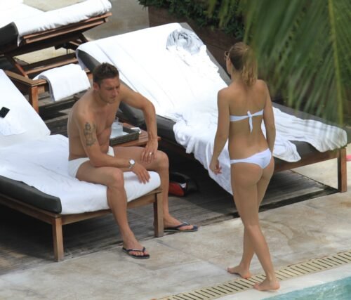 Ilary Blasi Feet Toes And Soles 117