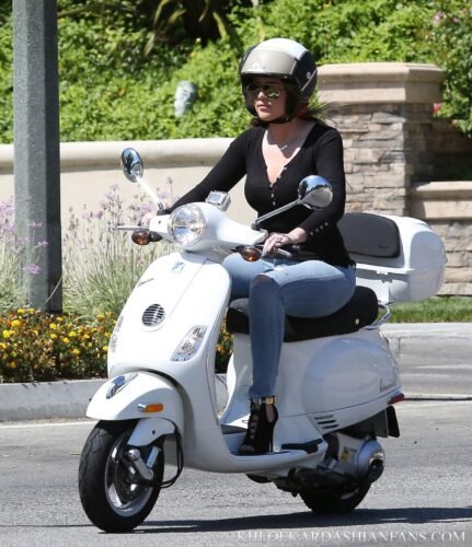 Khloé Kardashian Feet Toes And Soles 351