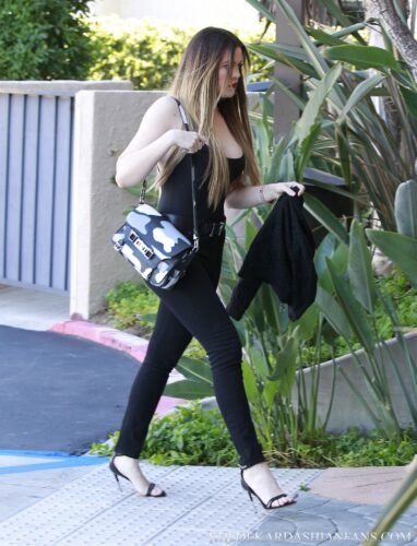 Khloé Kardashian Feet Toes And Soles 388