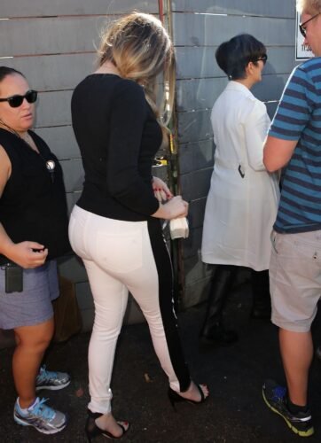 Khloé Kardashian Feet Toes And Soles 395