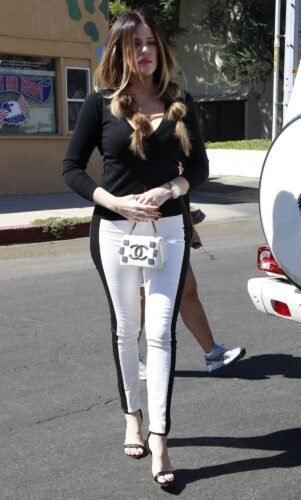 Khloé Kardashian Feet Toes And Soles 403