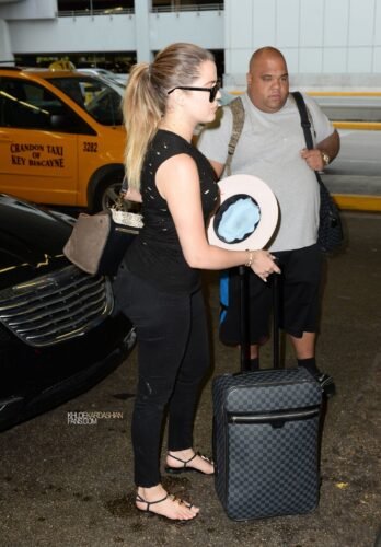 Khloé Kardashian Feet Toes And Soles 666