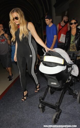 Khloé Kardashian Feet Toes And Soles 874