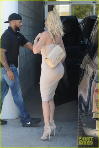 Khloé Kardashian Feet Toes And Soles 952