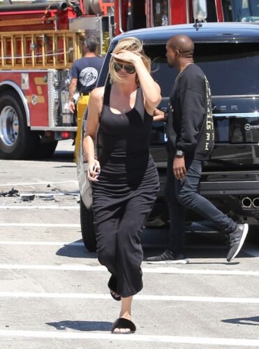 Khloé Kardashian Feet Toes And Soles 956