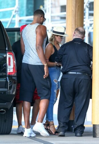 Khloé Kardashian Feet Toes And Soles 986