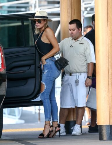 Khloé Kardashian Feet Toes And Soles 988