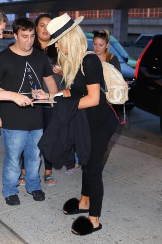 Khloé Kardashian Feet Toes And Soles 993