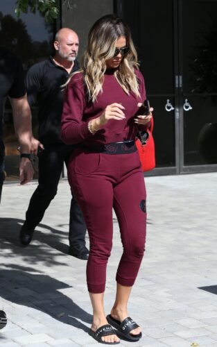 Khloé Kardashian Feet Toes And Soles 1162