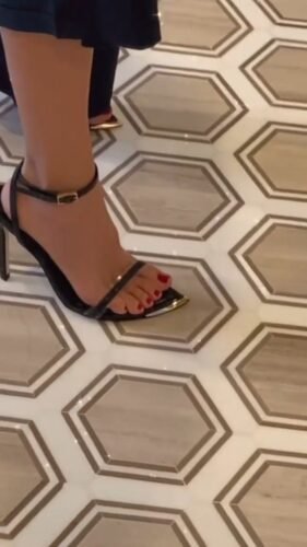 Khloé Kardashian Feet Toes And Soles 1492