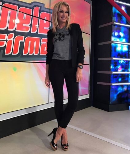 Yanina Latorre Feet Toes And Soles 13