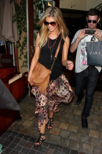 Delta Goodrem Feet Toes And Soles 229
