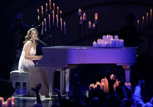 Delta Goodrem Feet Toes And Soles 333