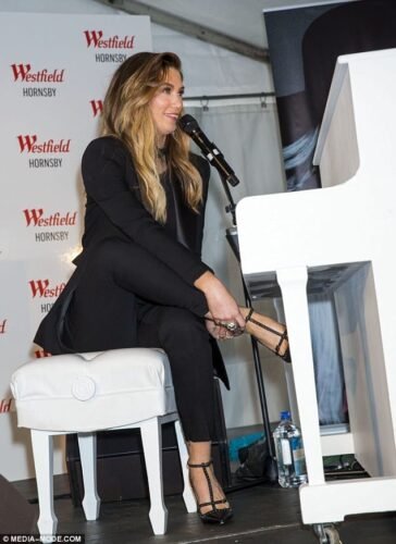 Delta Goodrem Feet Toes And Soles 389