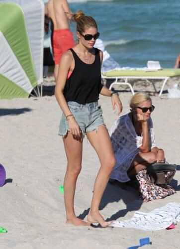 Doutzen Kroes Feet Toes And Soles 362