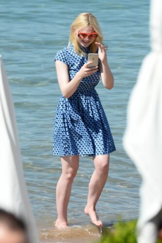 Elle Fanning Feet Toes And Soles 129