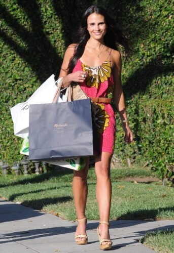 Jordana Brewster Feet Toes And Soles 111