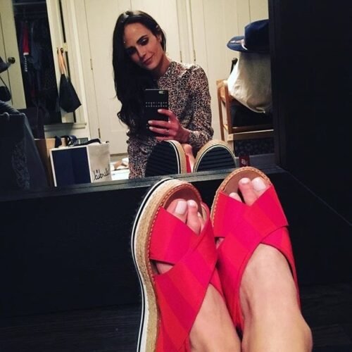 Jordana Brewster Feet Toes And Soles 683