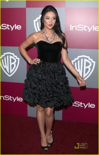 Shay Mitchell Feet Toes And Soles 82