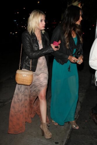 Shay Mitchell Feet Toes And Soles 119