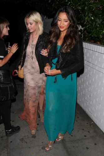 Shay Mitchell Feet Toes And Soles 120