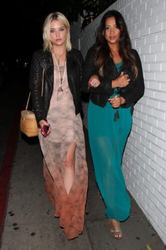 Shay Mitchell Feet Toes And Soles 124