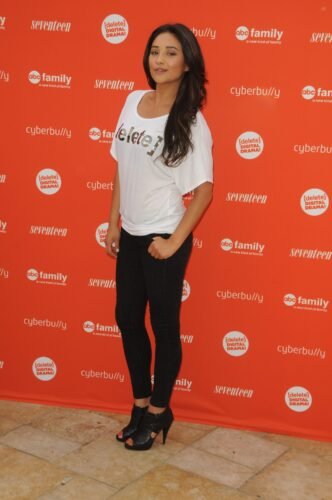 Shay Mitchell Feet Toes And Soles 299