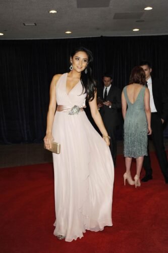 Shay Mitchell Feet Toes And Soles 465