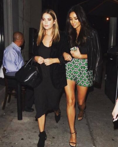 Shay Mitchell Feet Toes And Soles 579