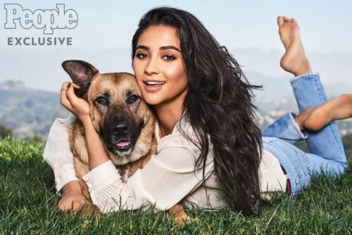 Shay Mitchell Feet Toes And Soles 882
