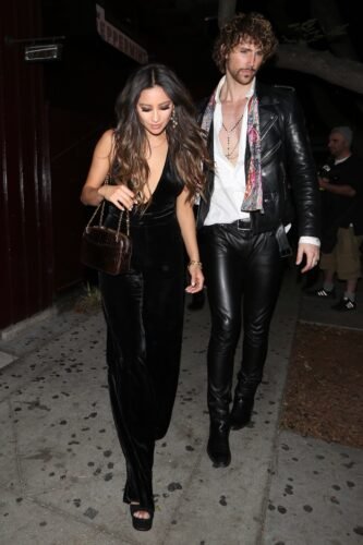 Shay Mitchell Feet Toes And Soles 899