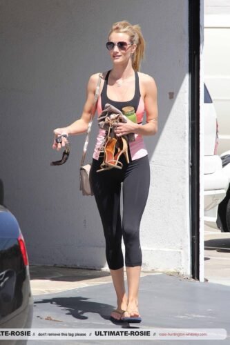 Rosie Huntington-Whiteley Feet Toes And Soles 381