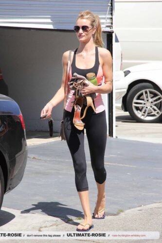 Rosie Huntington-Whiteley Feet Toes And Soles 382
