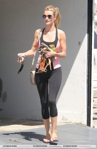 Rosie Huntington-Whiteley Feet Toes And Soles 394