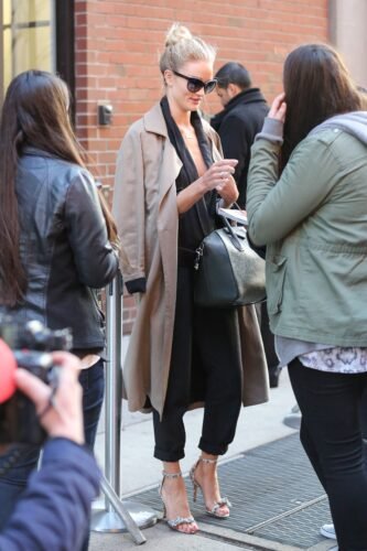 Rosie Huntington-Whiteley Feet Toes And Soles 525
