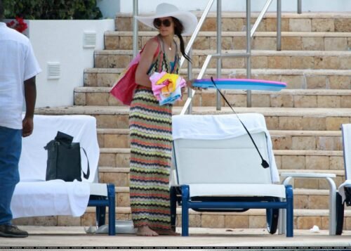 Katie Holmes Feet Toes And Soles 570