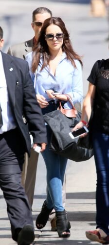 Elizabeth Gillies Feet Toes And Soles 213